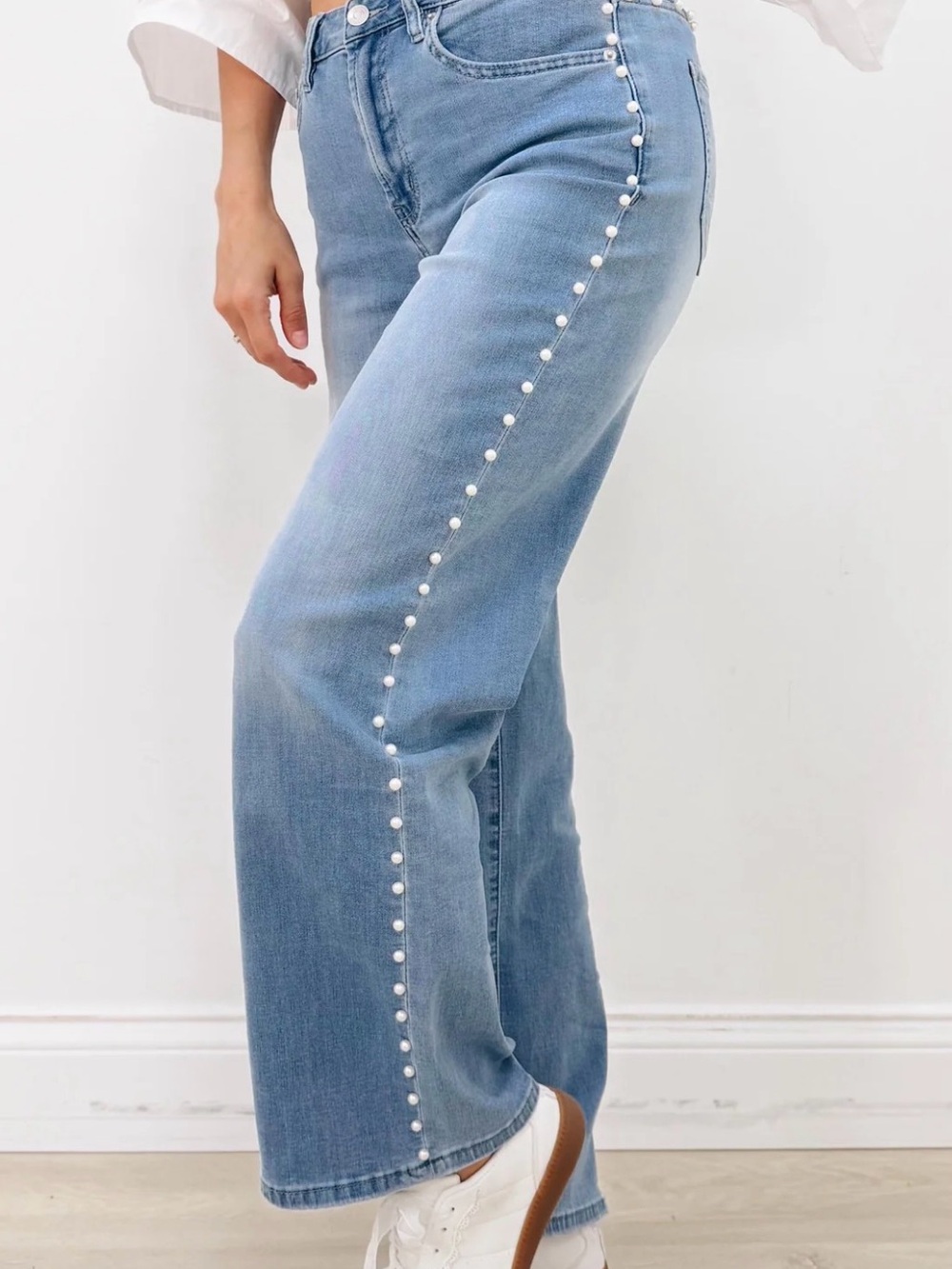Mica Wide-Leg Pearl-Trim Light Blue Jeans - Women's
